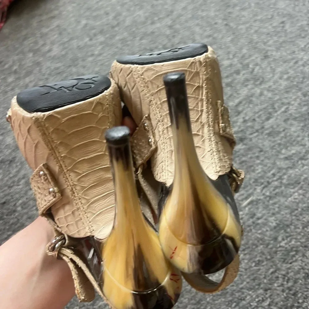 Dior Light Grey Python Embossed Leather Slingback Sandals, size 35.5 - Picture 2 of 6